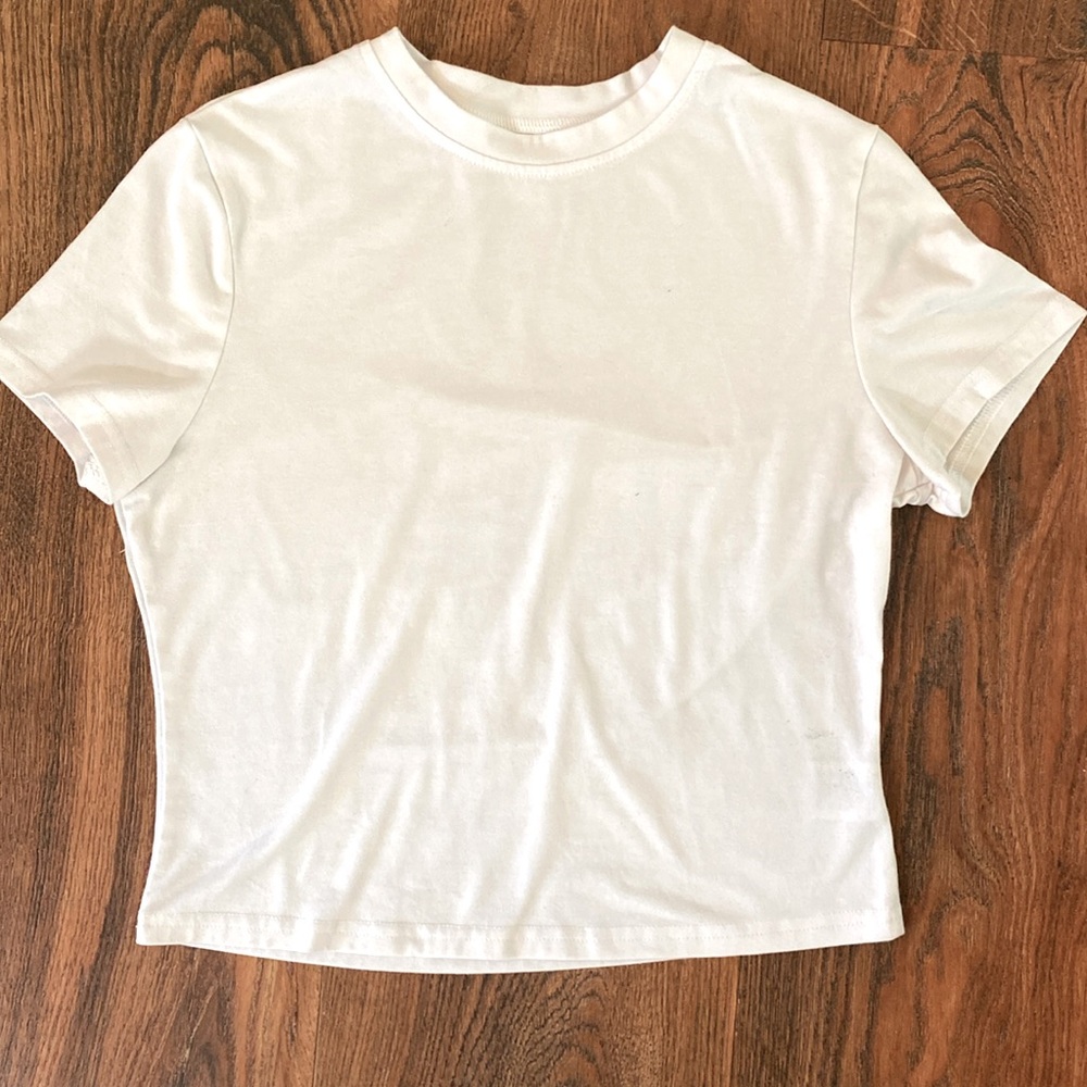 Basic white t-shirt; size Small